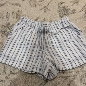 Hollister Women's High Waist Striped linen Shorts - White and Blue